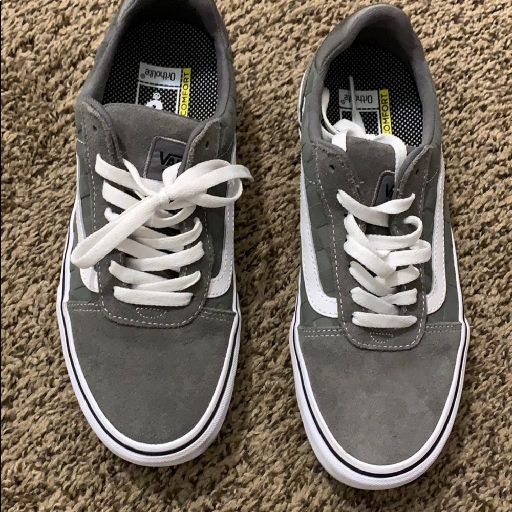 Vans - Picture 2 of 2